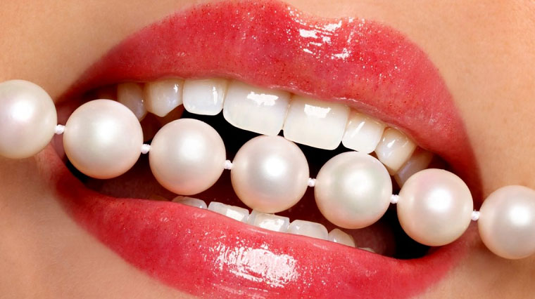 Bọc răng sứ giúp răng đều đẹp và chắc khỏe hơn