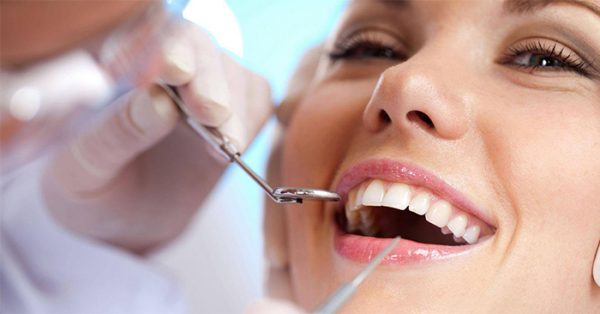 Tháo răng sứ không đau nếu được thực hiện đúng kỹ thuật bởi bác sĩ giàu kinh nghiệm