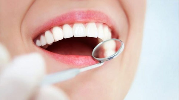Khắc phục răng thưa bằng phương pháp bọc răng sứ thẩm mỹ