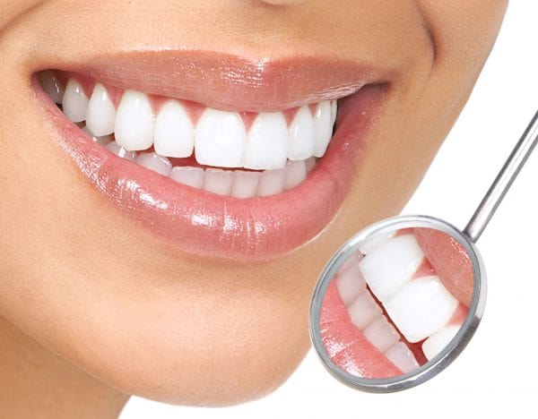 Răng sứ HT Smile được các chuyên gia nha khoa hàng đầu tin tưởng khuyên dùng