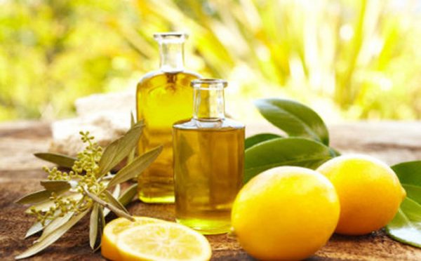 Chanh và dầu oliu giúp điều trị tụt lợi
