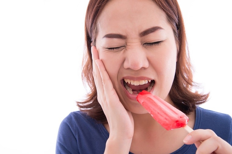 Răng nhạy cảm khiến bạn gặp nhiều khó khăn trong ăn uống, sinh hoạt