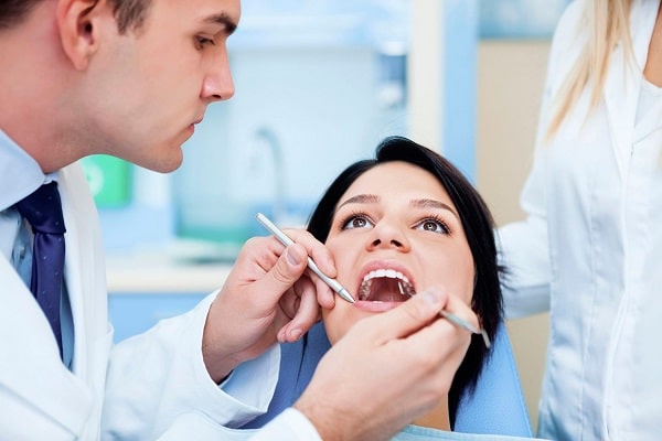 Khoảng 4 – 6 tháng/lần, bạn nên gặp nha sĩ để lấy cao răng