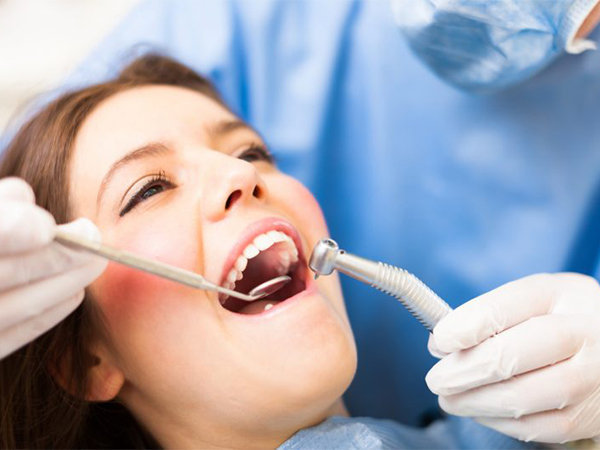 Trồng răng khểnh tiềm ẩn một số nguy hiểm nếu làm sai kỹ thuật