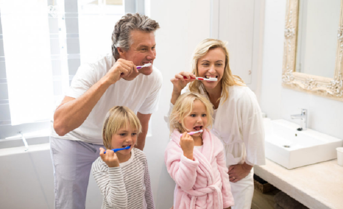 Chăm sóc răng miệng đúng cách để duy trì tẩy trắng răng được lâu
