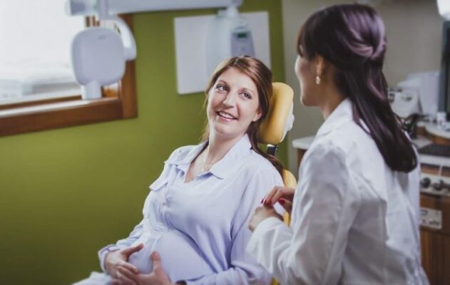 Tham khảo ý kiến của bác sĩ nha khoa nếu muốn bọc răng sứ khi mang thai